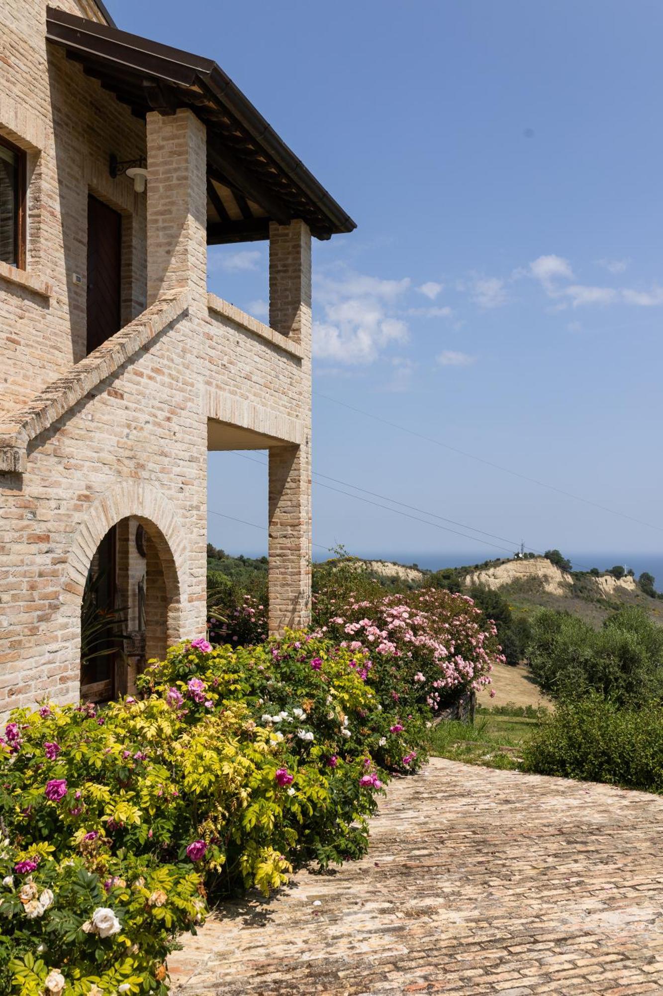Villa Cri Cri B&B Di Charme San Benedetto del Tronto Exterior foto